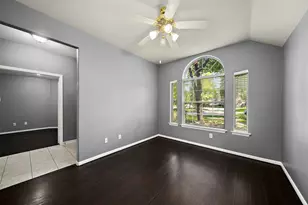 10 S Willow Point Cir, The Woodlands, TX 77382 - Photo 5