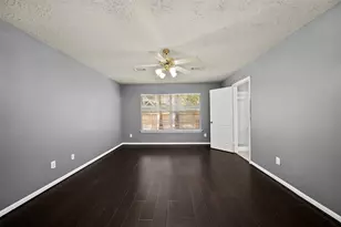 10 S Willow Point Cir, The Woodlands, TX 77382 - Photo 15