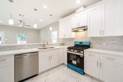 900 Old Madisonville Road, Huntsville, TX 77320 - Photo 9