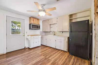 2412 28th Avenue N, Texas City, TX 77590 - Photo 5