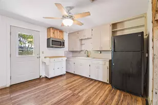 2412 28th Ave N, Texas City, TX 77590 - Photo 5