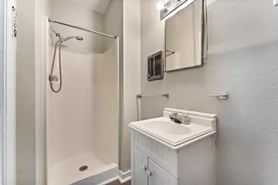 311 9th Street N, Texas City, TX 77590 - Photo 3