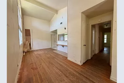 1818 W 11th Street, Freeport, TX 77541 - Photo 5