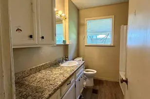 1818 W 11th St, Freeport, TX 77541 - Photo 11