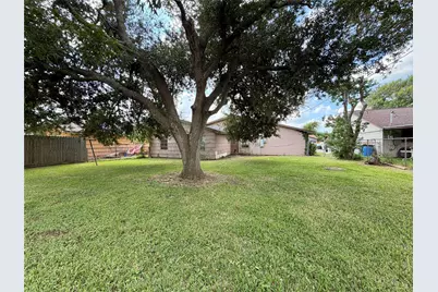 1818 W 11th Street, Freeport, TX 77541 - Photo 15