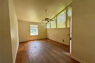 1818 W 11th St, Freeport, TX 77541 - Photo 3