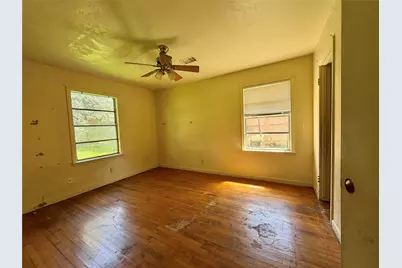 1818 W 11th Street, Freeport, TX 77541 - Photo 9