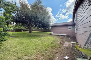 1818 W 11th St, Freeport, TX 77541 - Photo 13
