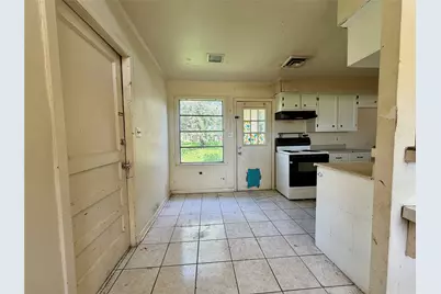 1818 W 11th Street, Freeport, TX 77541 - Photo 7