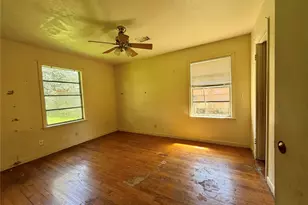 1818 W 11th St, Freeport, TX 77541 - Photo 9