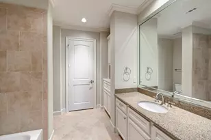 15 Sandalwood Dr, Houston, TX 77024 - Photo 33