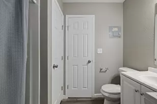 3527 Fm 523 Rd, Oyster Creek, TX 77541 - Photo 11