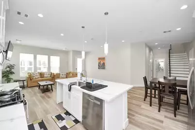 5935 Beall Street #D, Houston, TX 77091 - Photo 9
