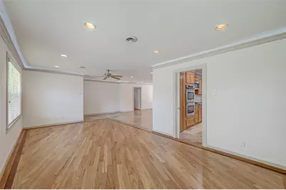 5611 Briarbend Drive, Houston, TX 77096 - Photo 11