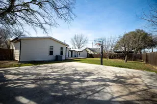 215 Paulus St, Schulenburg, TX 78956 - Photo 45