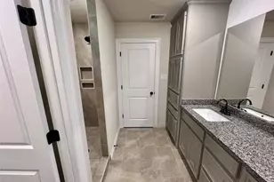 1027 S Anderson St, Angleton, TX 77515 - Photo 25