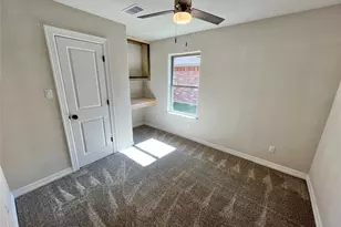 1027 S Anderson St, Angleton, TX 77515 - Photo 19