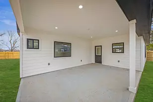 1807 Waco St, Dayton, TX 77535 - Photo 25