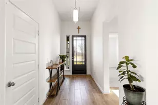 7111 Hillside Ave, Mont Belvieu, TX 77523 - Photo 3