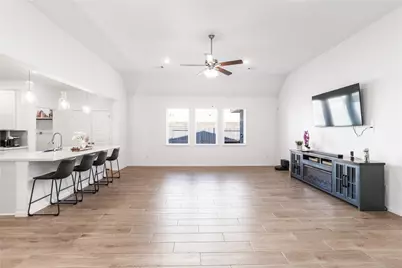 7111 Hillside Avenue, Mont Belvieu, TX 77523 - Photo 9