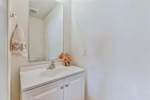 2050 Wilde Elm Dr, Houston, TX 77090 - Photo 11