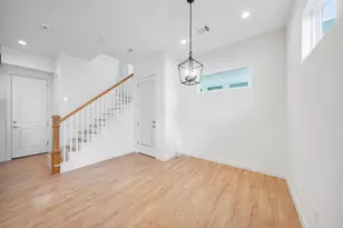 8934 Knoll Villas St, Houston, TX 77080 - Photo 7
