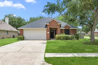 212 Silverbrook Lane, Dickinson, TX 77539 - Photo 1