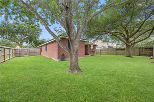 212 Silverbrook Ln, Dickinson, TX 77539 - Photo 29
