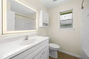 212 Silverbrook Ln, Dickinson, TX 77539 - Photo 23