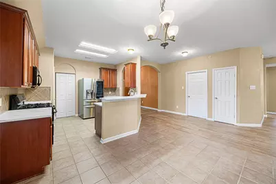 212 Silverbrook Lane, Dickinson, TX 77539 - Photo 9