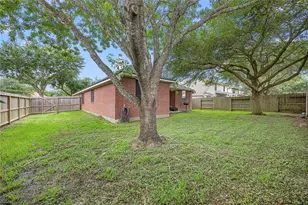 212 Silverbrook Ln, Dickinson, TX 77539 - Photo 31