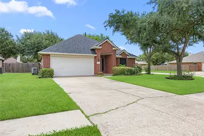 212 Silverbrook Lane, Dickinson, TX 77539 - Photo 3