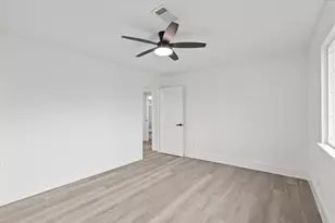 251 Barracuda St, Bayou Vista, TX 77563 - Photo 21