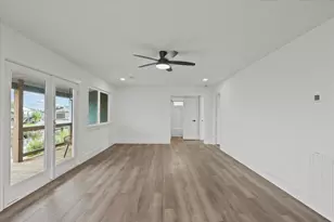 251 Barracuda St, Bayou Vista, TX 77563 - Photo 11