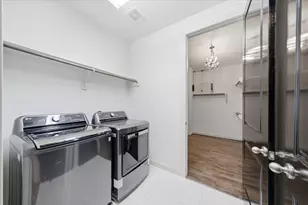 3219 Maxroy St, Houston, TX 77008 - Photo 19