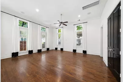 3219 Maxroy Street, Houston, TX 77008 - Photo 9