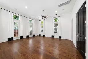 3219 Maxroy St, Houston, TX 77008 - Photo 9
