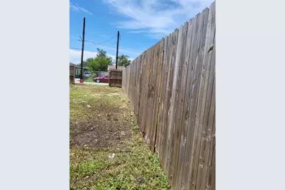 629 E 37th St Street, Houston, TX 77022 - Photo 5