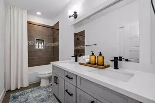 314 Neyland St, Houston, TX 77022 - Photo 11