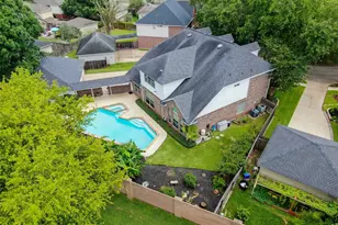 1303 Red Oak Ct, Sugar Land, TX 77479 - Photo 25