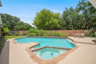 1303 Red Oak Court, Sugar Land, TX 77479 - Photo 3