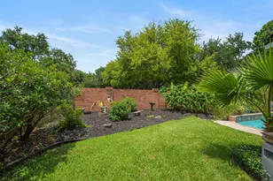 1303 Red Oak Ct, Sugar Land, TX 77479 - Photo 27
