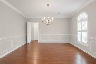 1303 Red Oak Ct, Sugar Land, TX 77479 - Photo 9