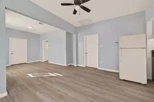 8211 Parnell St, Houston, TX 77051 - Photo 3