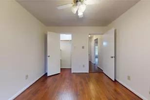 806 N Willow Dr, Houston, TX 77073 - Photo 33