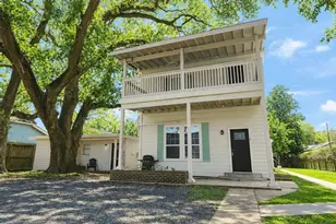 511 W Cleveland St, Alvin, TX 77511 - Photo 1