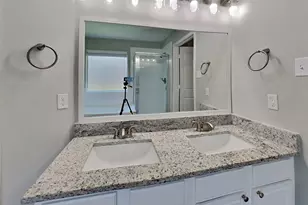 5803 Village Grove Dr, Pearland, TX 77581 - Photo 9