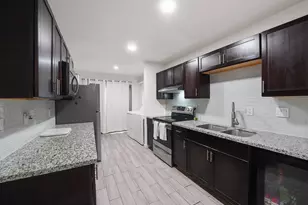 9616 Long Point Rd, Houston, TX 77055 - Photo 5