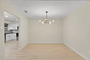 2322 Aprilmont Dr, Sugar Land, TX 77498 - Photo 11