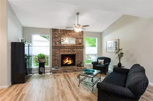 63 Hideaway Dr, Friendswood, TX 77546 - Photo 13